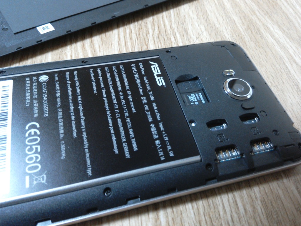 Zenfone Max SDカード挿入