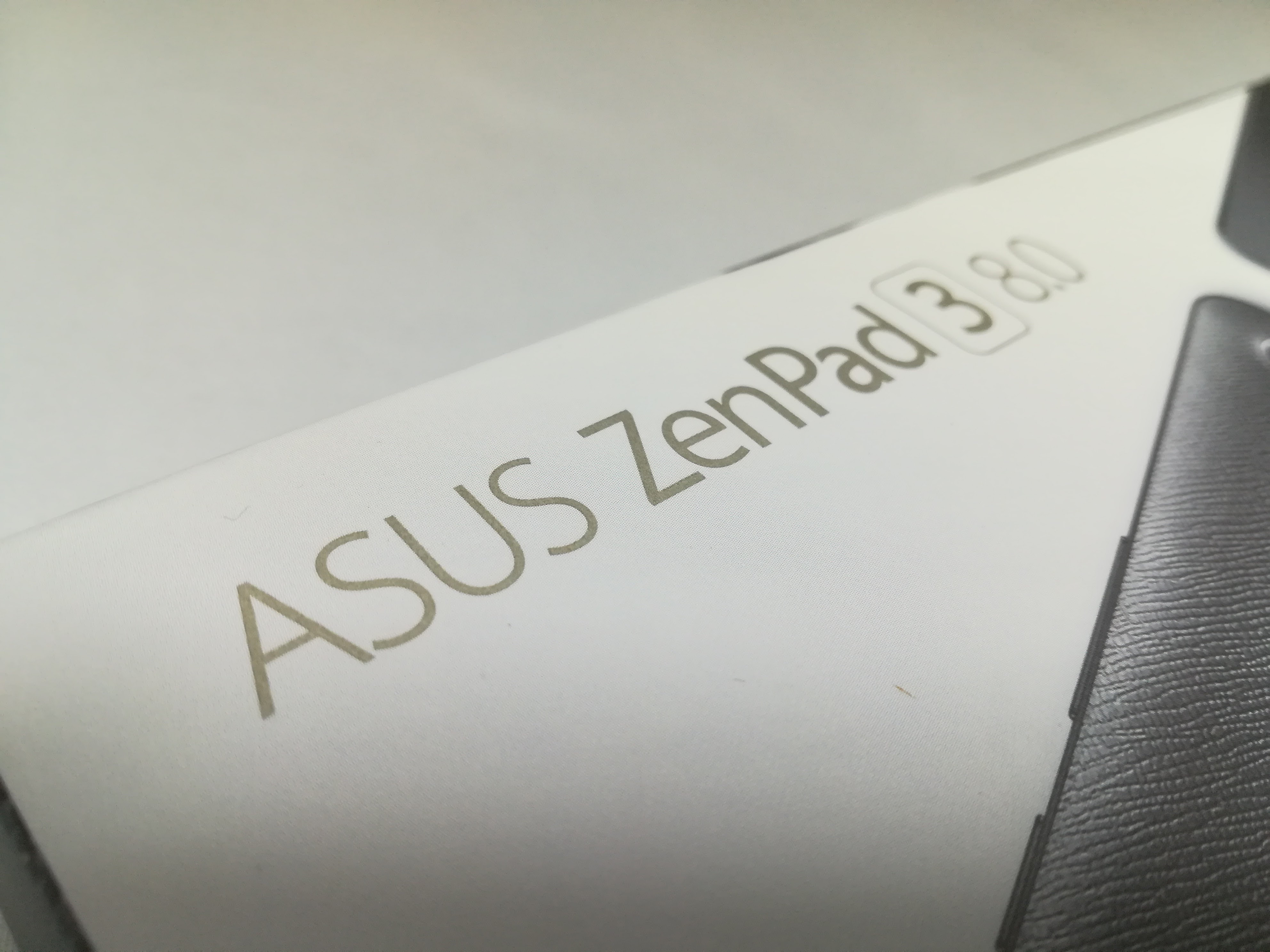 ASUS ZenPad 3 8.0 外箱