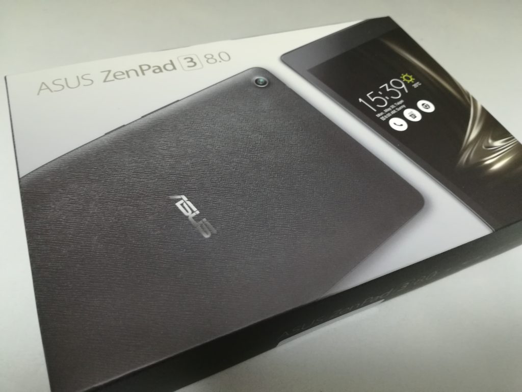 ASUS ZenPad 3 8.0の外箱
