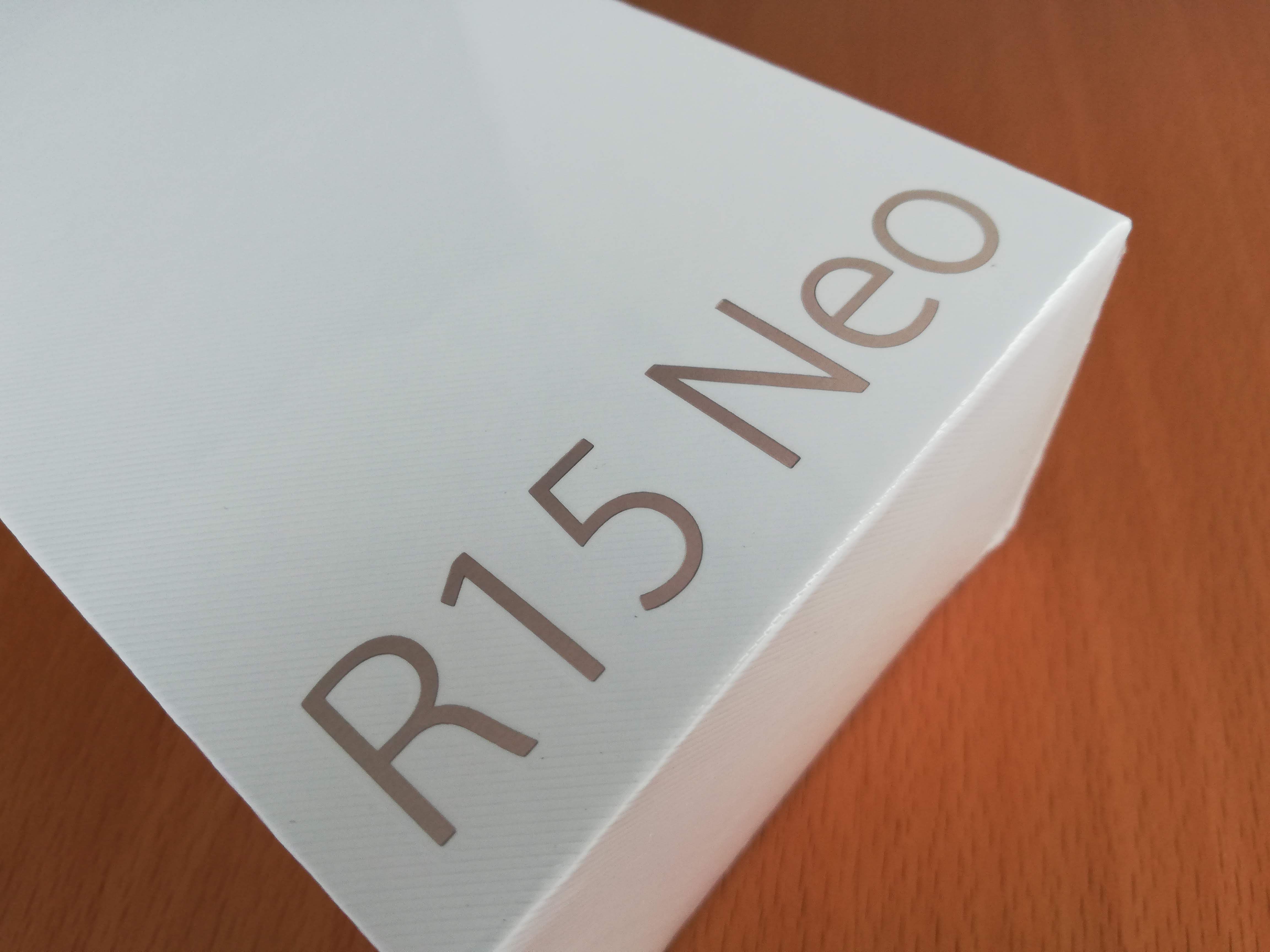 OPPO R15 Neo外箱