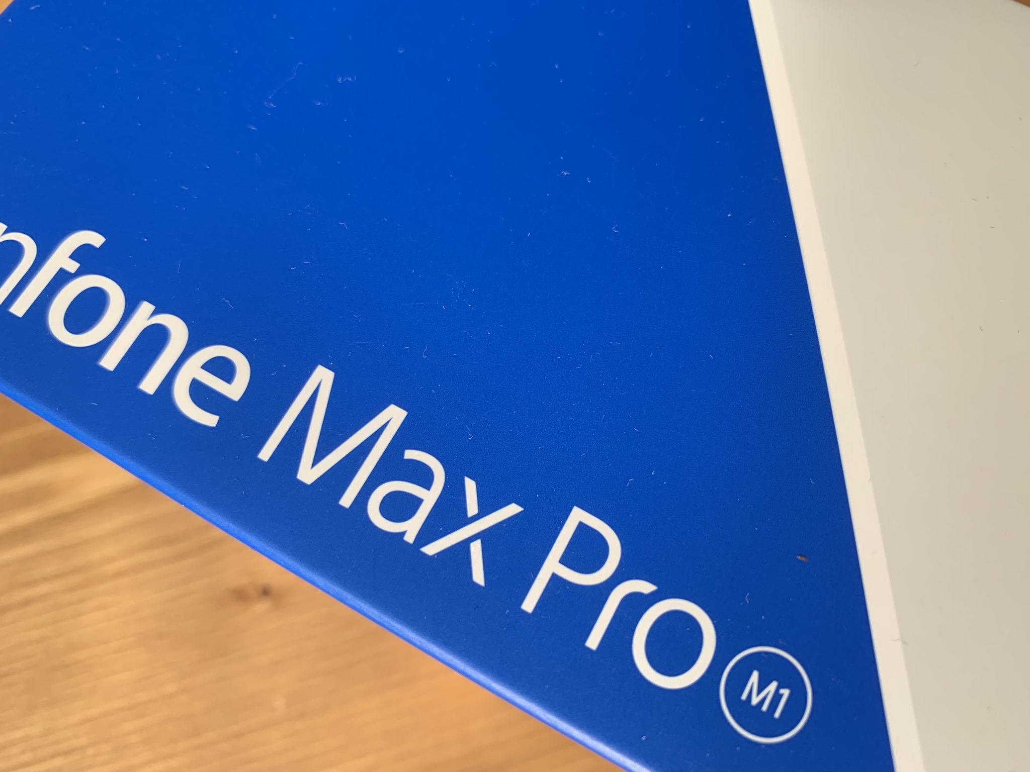 開封レビュー 国内版zenfone Max Pro M1 本体やディスプレイ いろんなこと