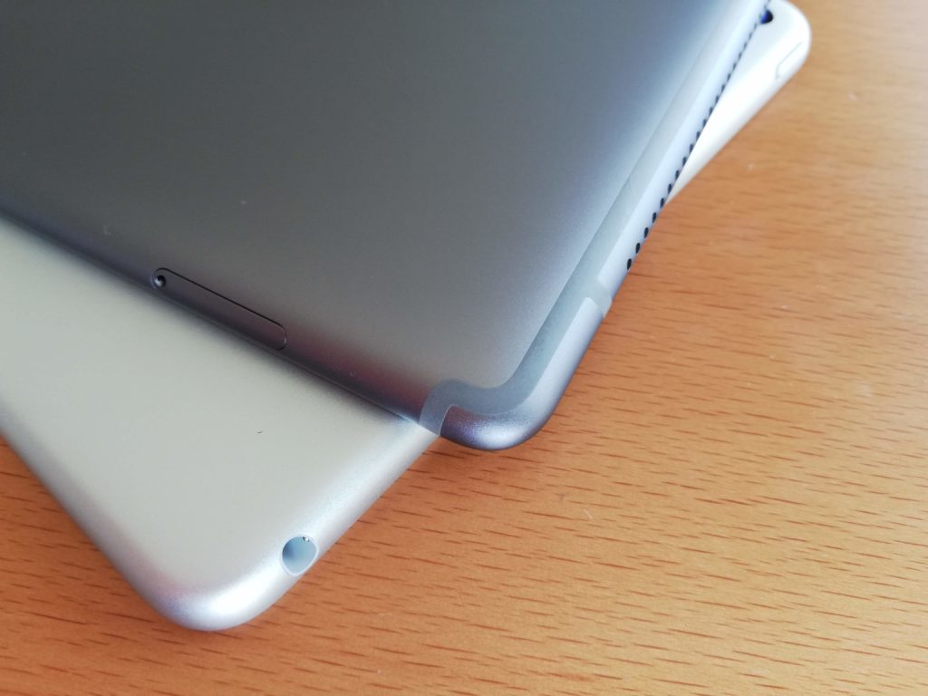 iPad mini 5はヘッドフォン端子がある