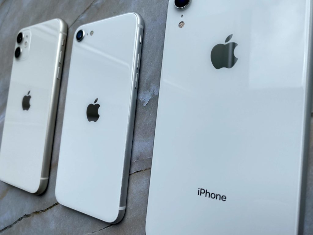 iPhone SE 2の色選び！ホワイト白があれっ？11やXRと比較してわかった
