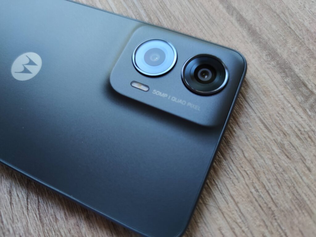 moto g24のデザイン　格安スマホにしてはかっこいい